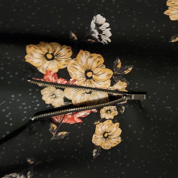 Maurices Plus Floral Top - Picture 6 of 8